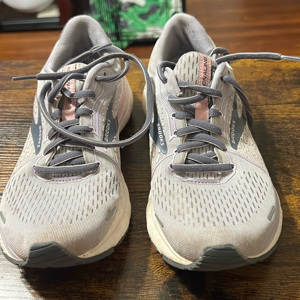 Brooks Adrenaline running sneakers. Worn under 10 times. Not run in.